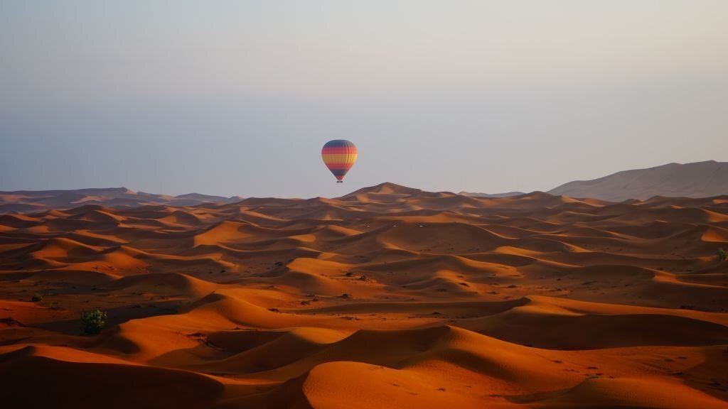 Things to do in Dubai-Hot air balloon ride.  