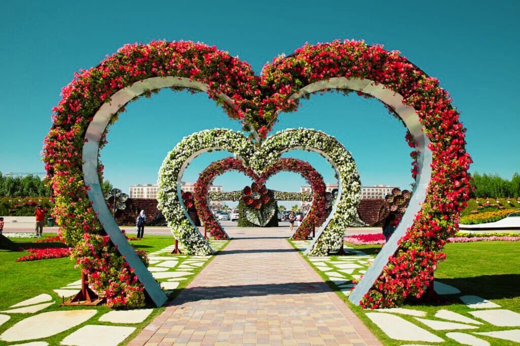  Dubai miracle garden-Hearts Passage 